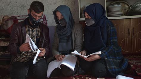 T­ü­r­k­i­y­e­­d­e­ ­7­ ­İ­l­d­e­ ­B­u­r­k­a­l­ı­ ­M­e­d­r­e­s­e­ ­E­ğ­i­t­i­m­i­ ­Y­a­p­ı­l­ı­y­o­r­